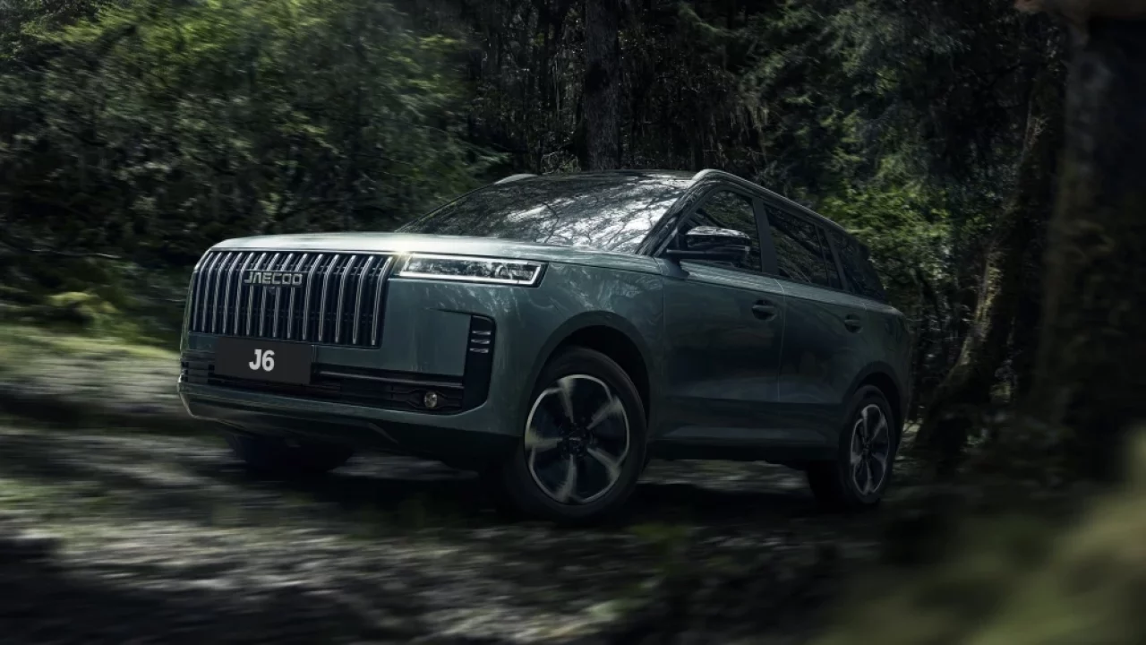 Кроссовер Jaecoo J6 для России - удлинение кузова на 13 см и другие удивительные особенности